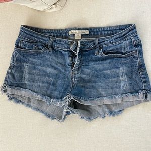 Denim shorts 
Size 28 
Forever 21